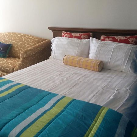 All Tucked Inn Waubaushene Экстерьер фото